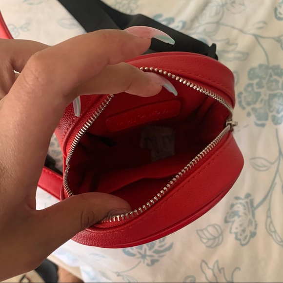 Red bag - Picture 2 of 3